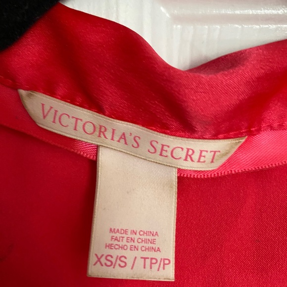 Victorias Secret Hot Pink Silky Robe - Picture 2 of 9